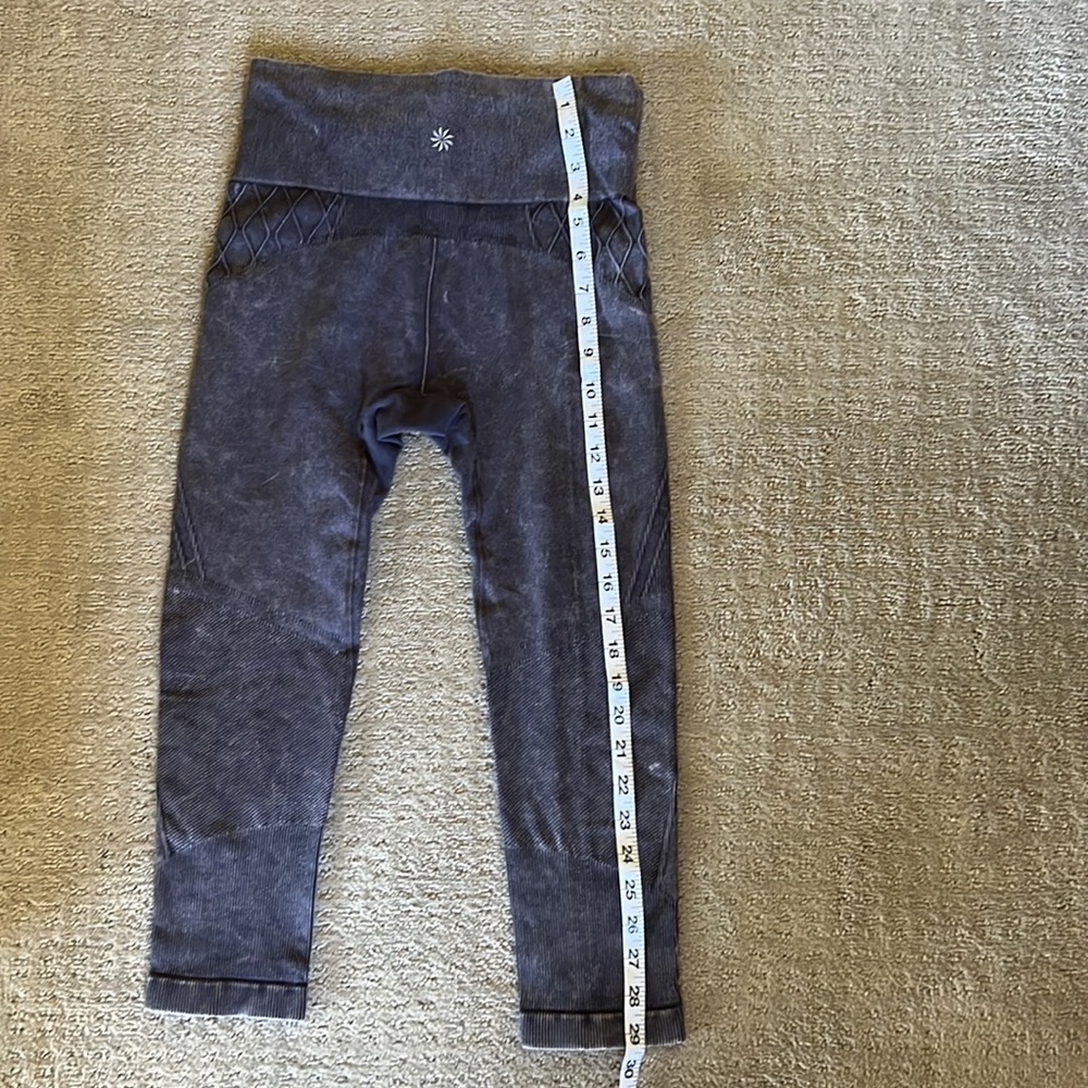 SOLDAthleta Yoga Pants Leggings Tights High Rise Cropped Small Medium EUC Purple - Picture 4 of 16